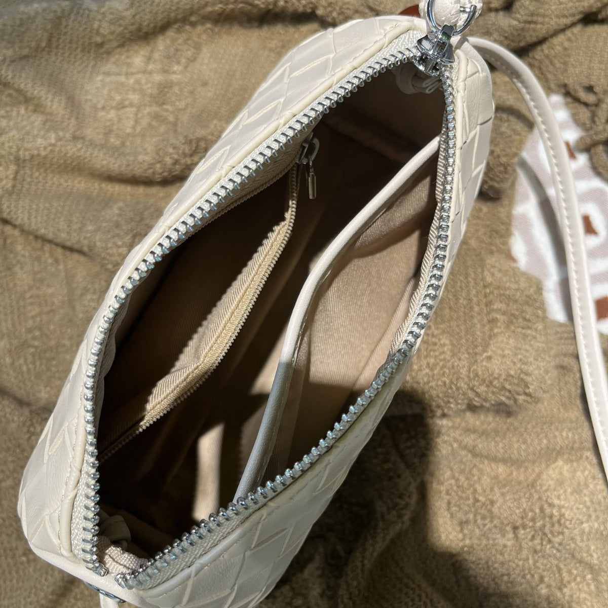 Women's Cowhide Woven Design Dumpling Leather Shoulder Bags