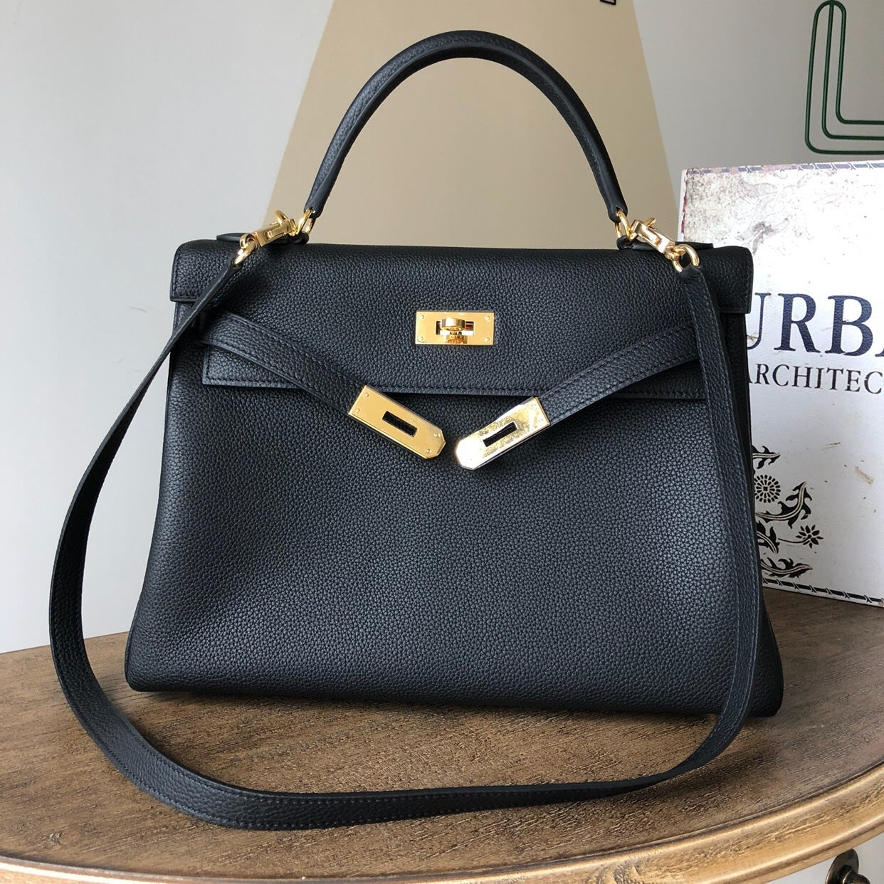 Women's First Layer Cowhide Lychee Pattern Kelly Shoulder Bags