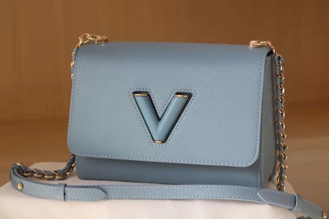 Wholesale V Water Ripple Adjustable Chain Crossbody Bags