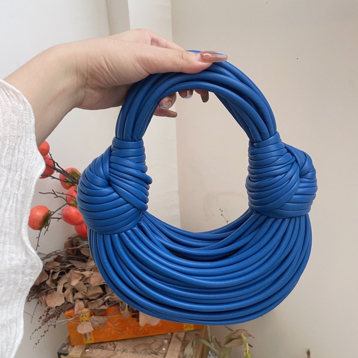 Women's Trendy Knotted Woven Hand-held Fashionable Bread Handbags