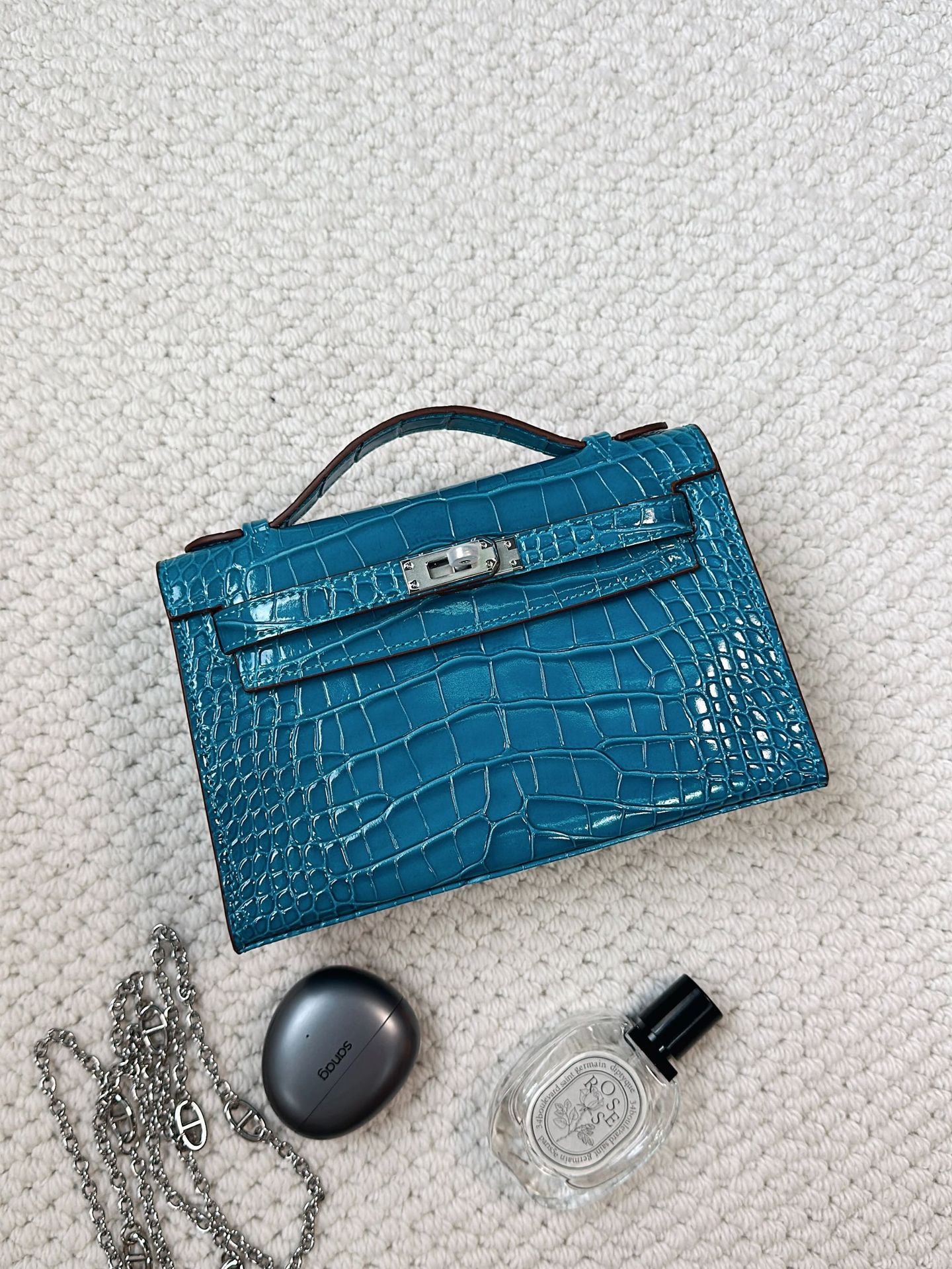 Women's Leather Crocodile Pattern Pig Nose Chain Handbags