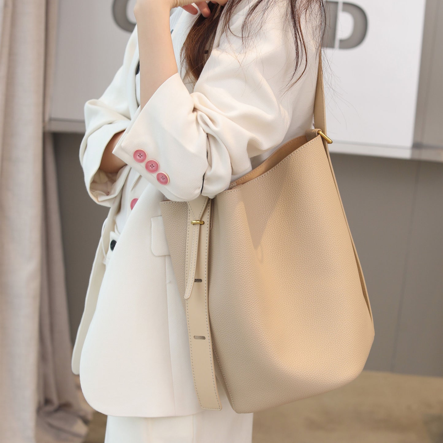 Women's Niche Designer Cowhide Wandering High-grade Large Shoulder Bags
