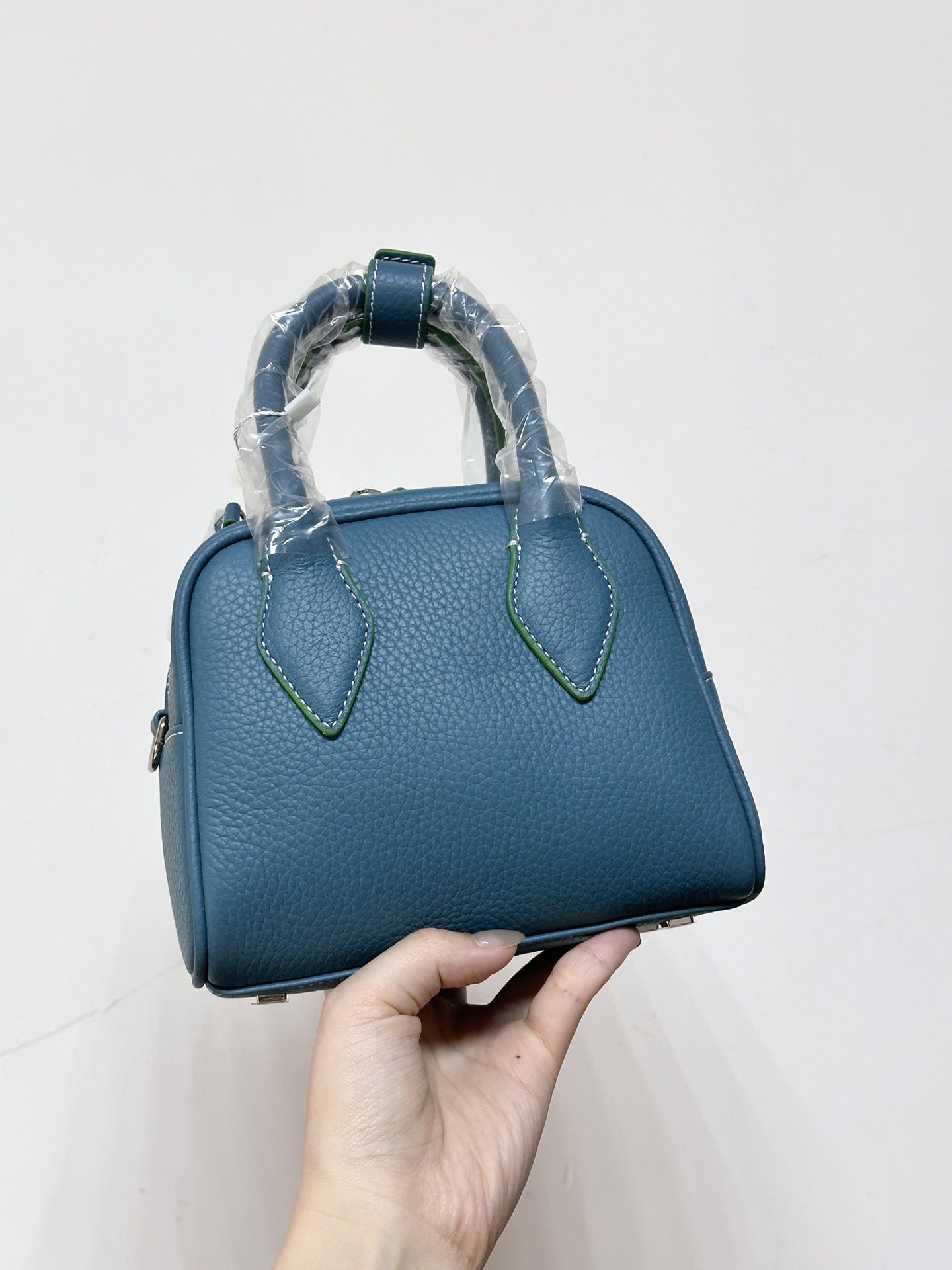 Women's Handmade Lychee Pattern Top Layer Leather Shoulder Bags