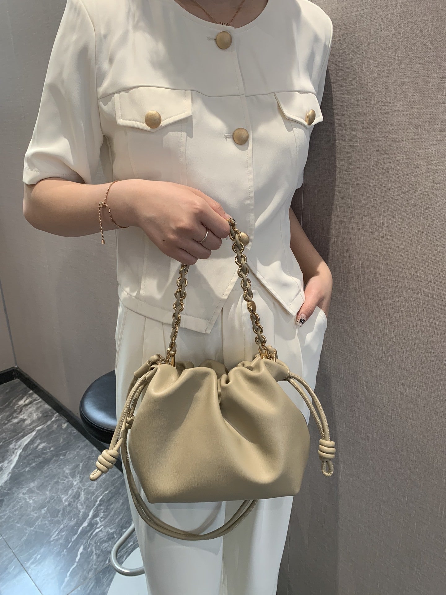 Women's Luo Mi Cowhide Chinese Drawstring Cloud Shoulder Bags
