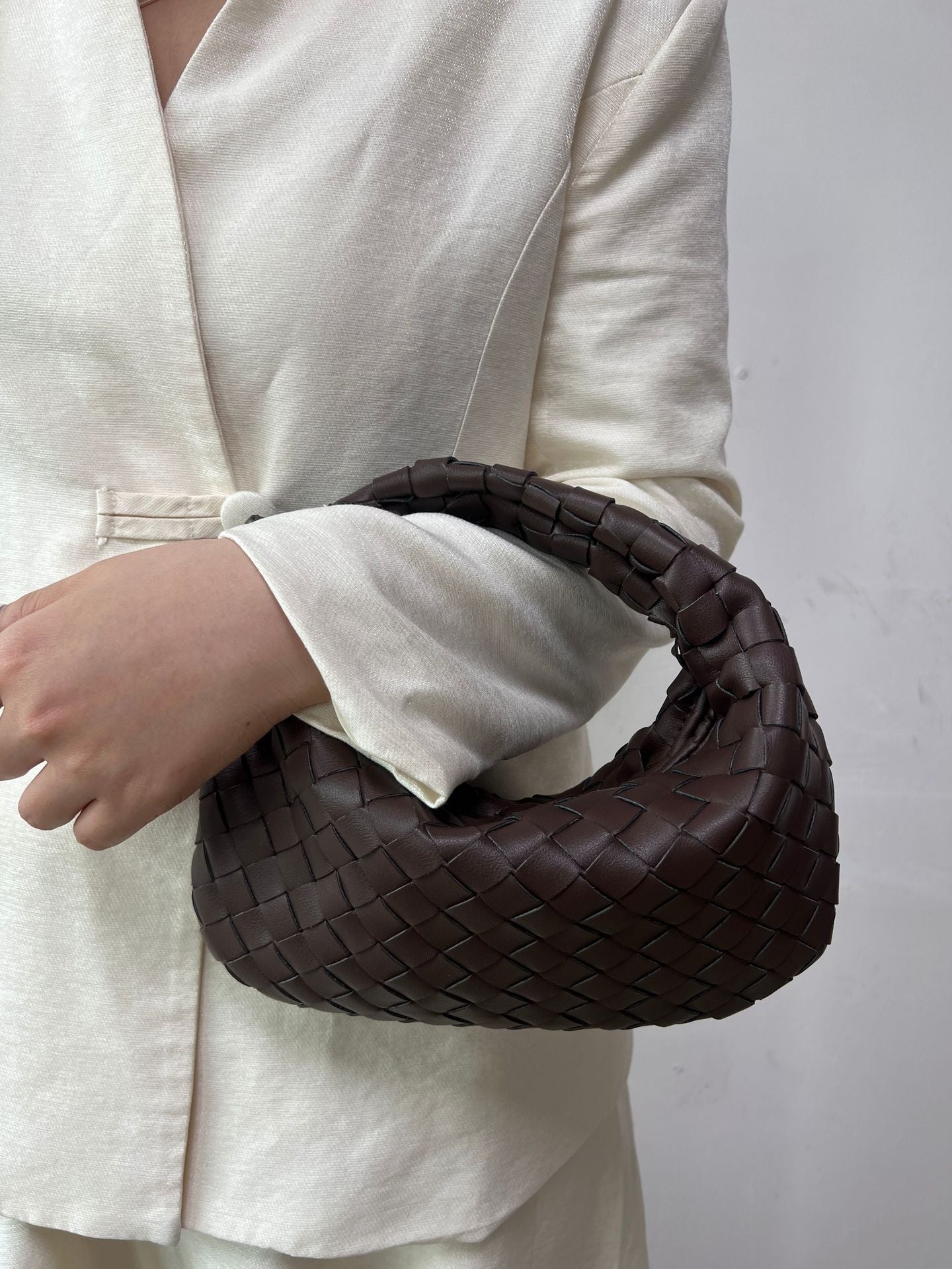 Women's Trendy Dumpling Elegant Personality Croissant Hand-woven Handbags