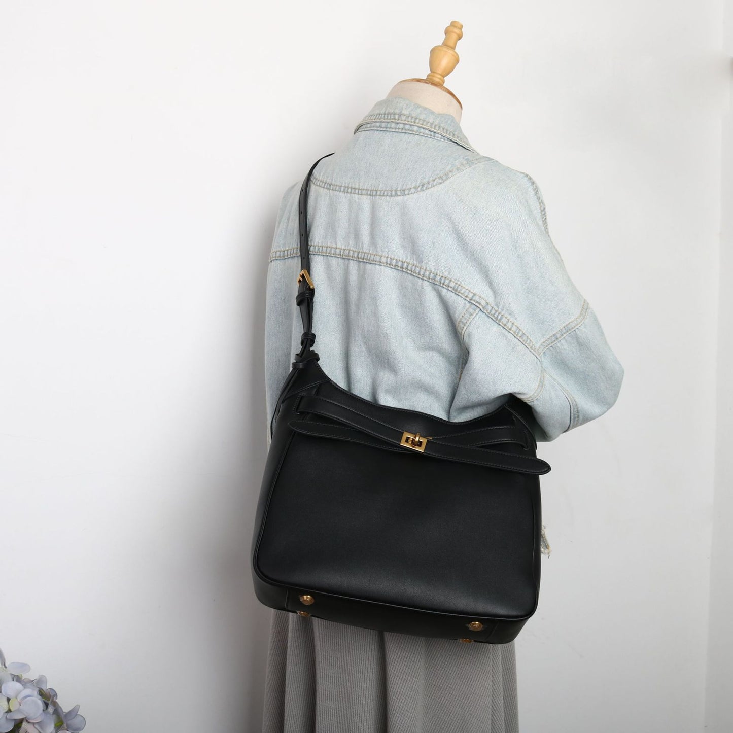 Cowhide Vintage Genuine Leather Large Capacity Handbags