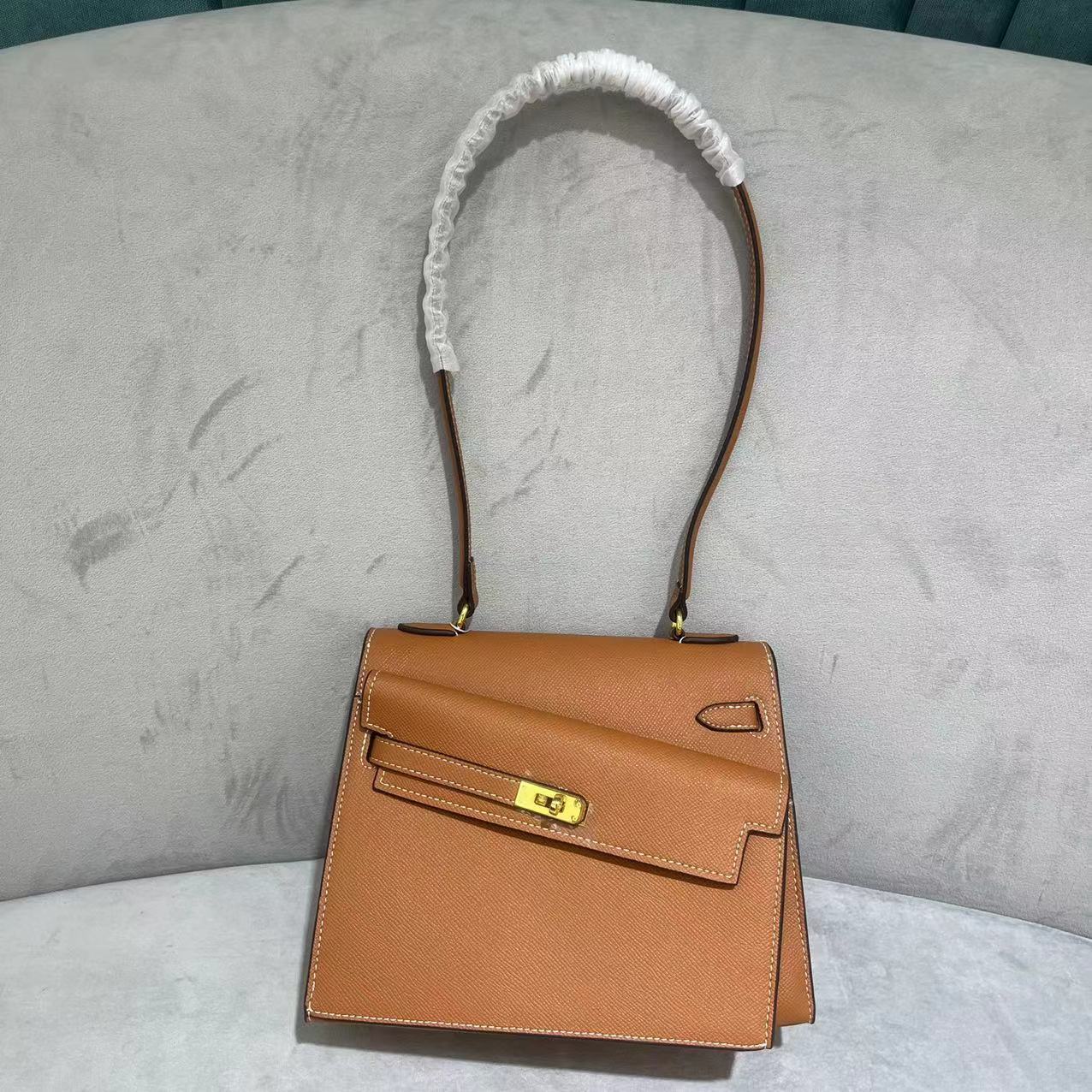 Women's Genuine Leather Elegant Simple Trendy Commuter Handbags