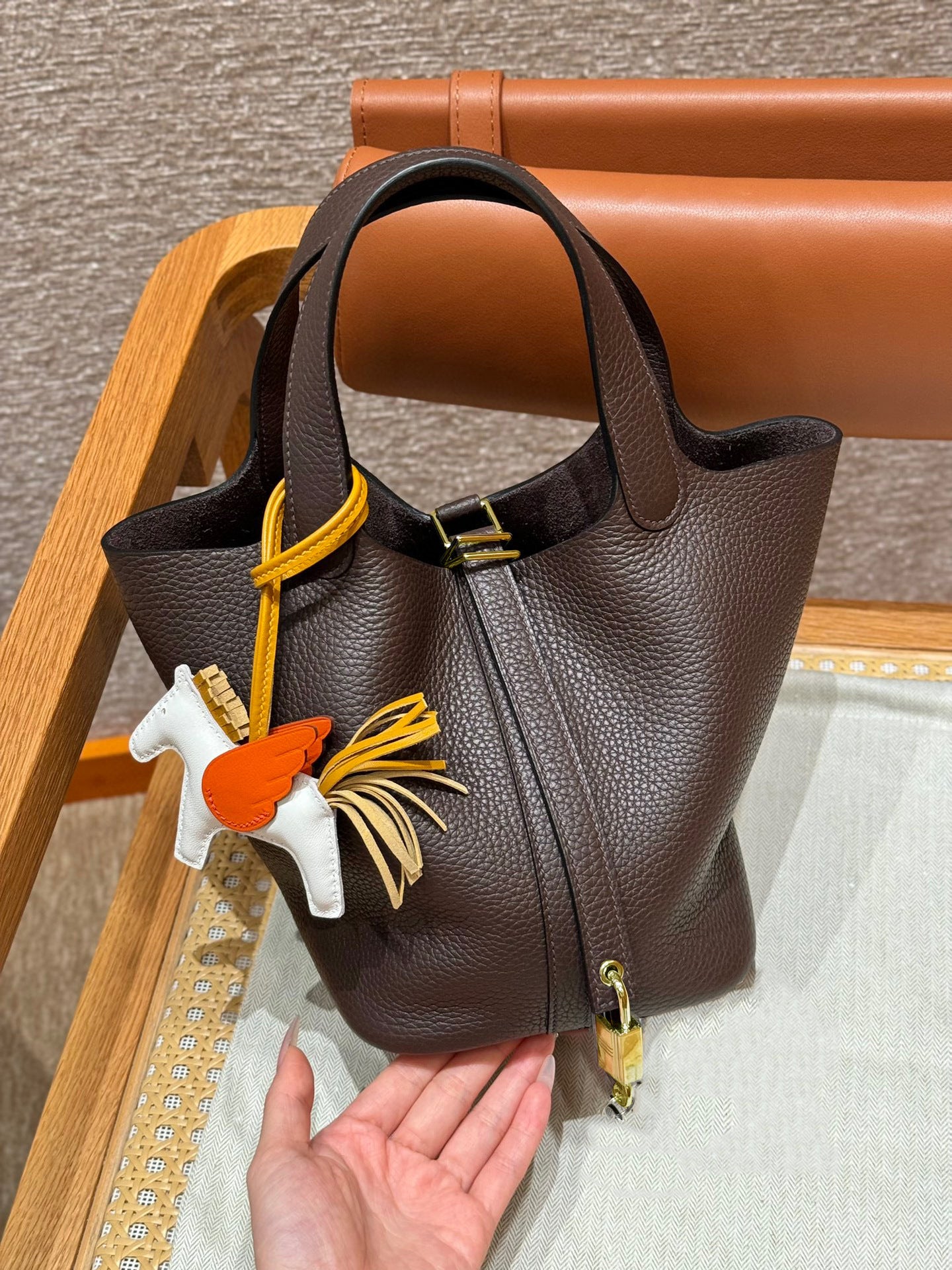 Women's Imported Vegetable Basket Genuine Leather Litchi Handbags