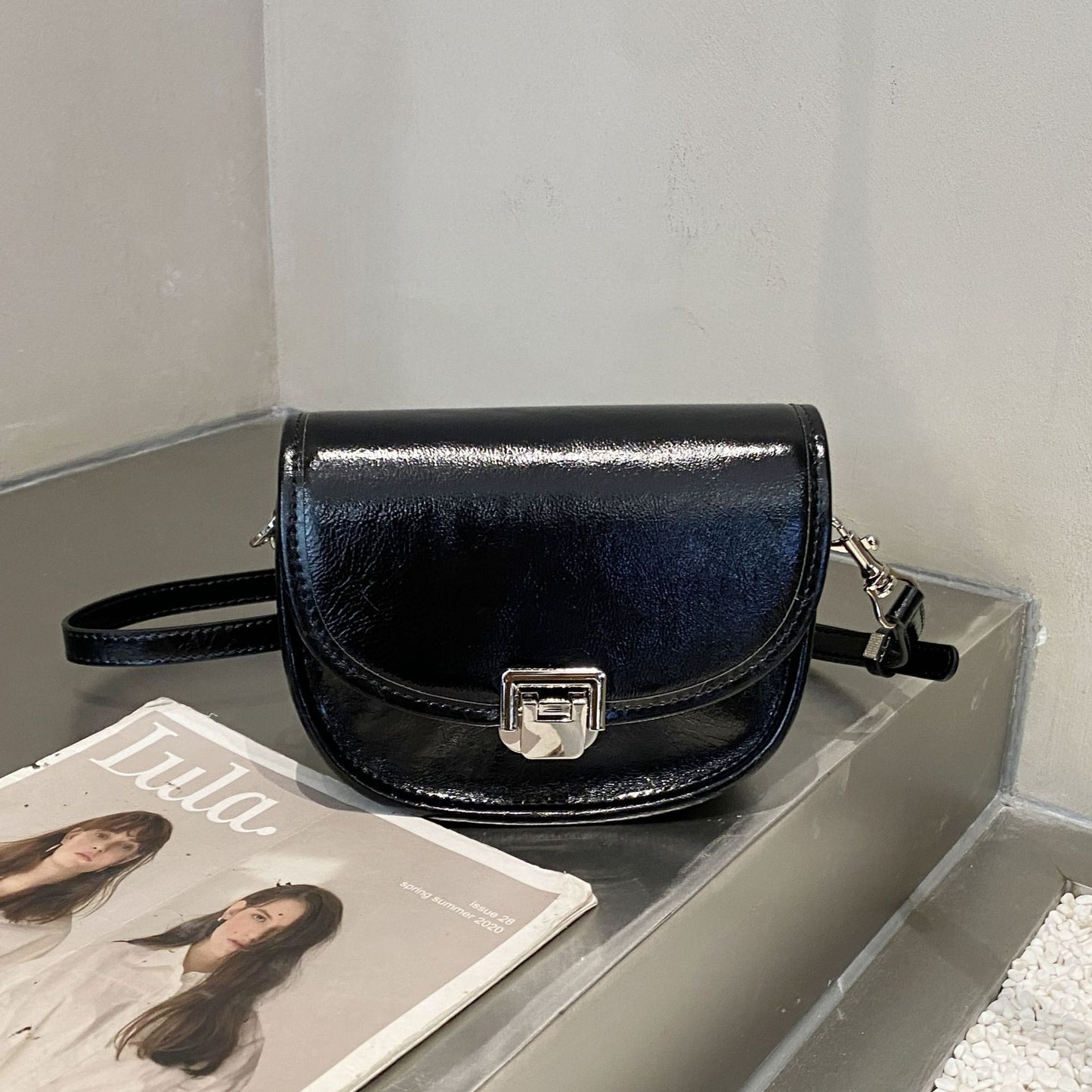 Women's Oil Wax Leather Fashion Elegant Shell Bags