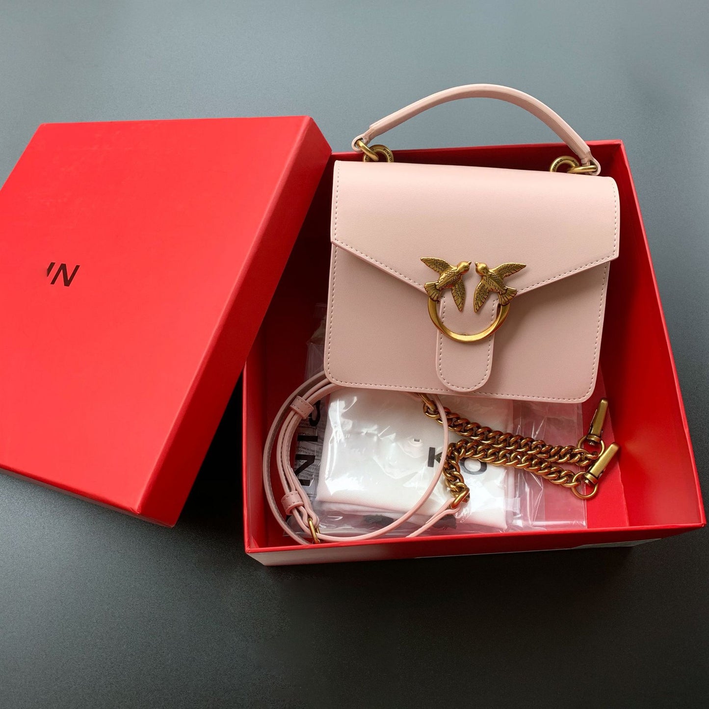 Women's Leather Portable Classic Swallow Chain Wine Handbags