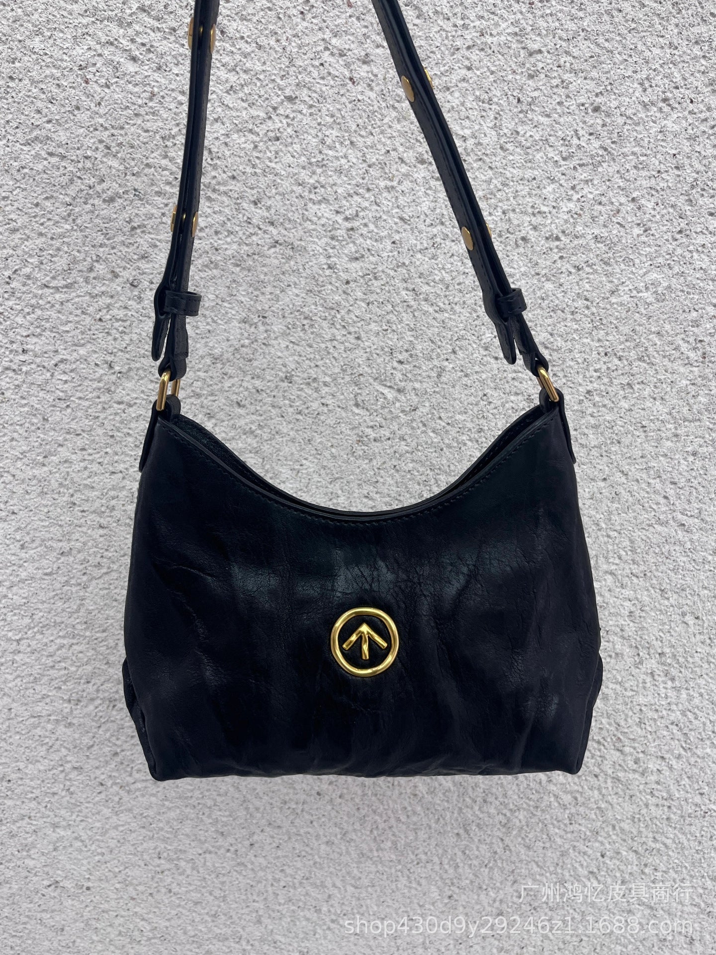 Black Stone Vegetable Tanned Pleated Leather Armpit Bags