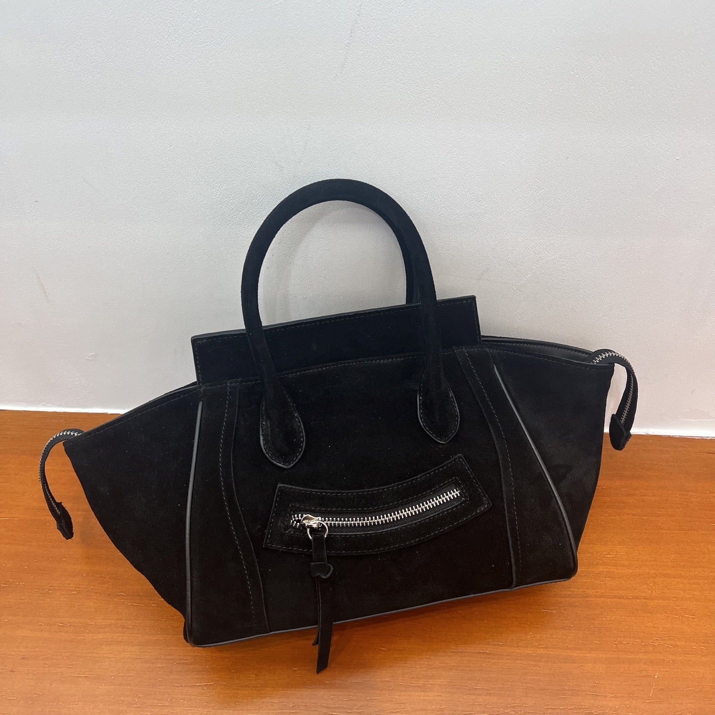 Women's Urban Simple Trendy Smiley Face Large Shoulder Bags