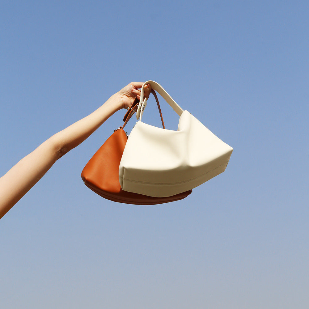 Women's Layer Cowhide Leather Spring Large Capacity Handbags
