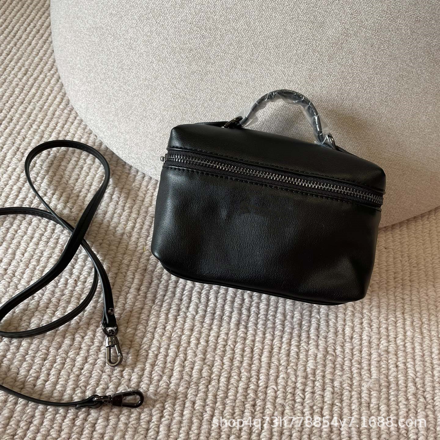 Innovative Stylish Attractive Cool Pretty Box Crossbody Bags