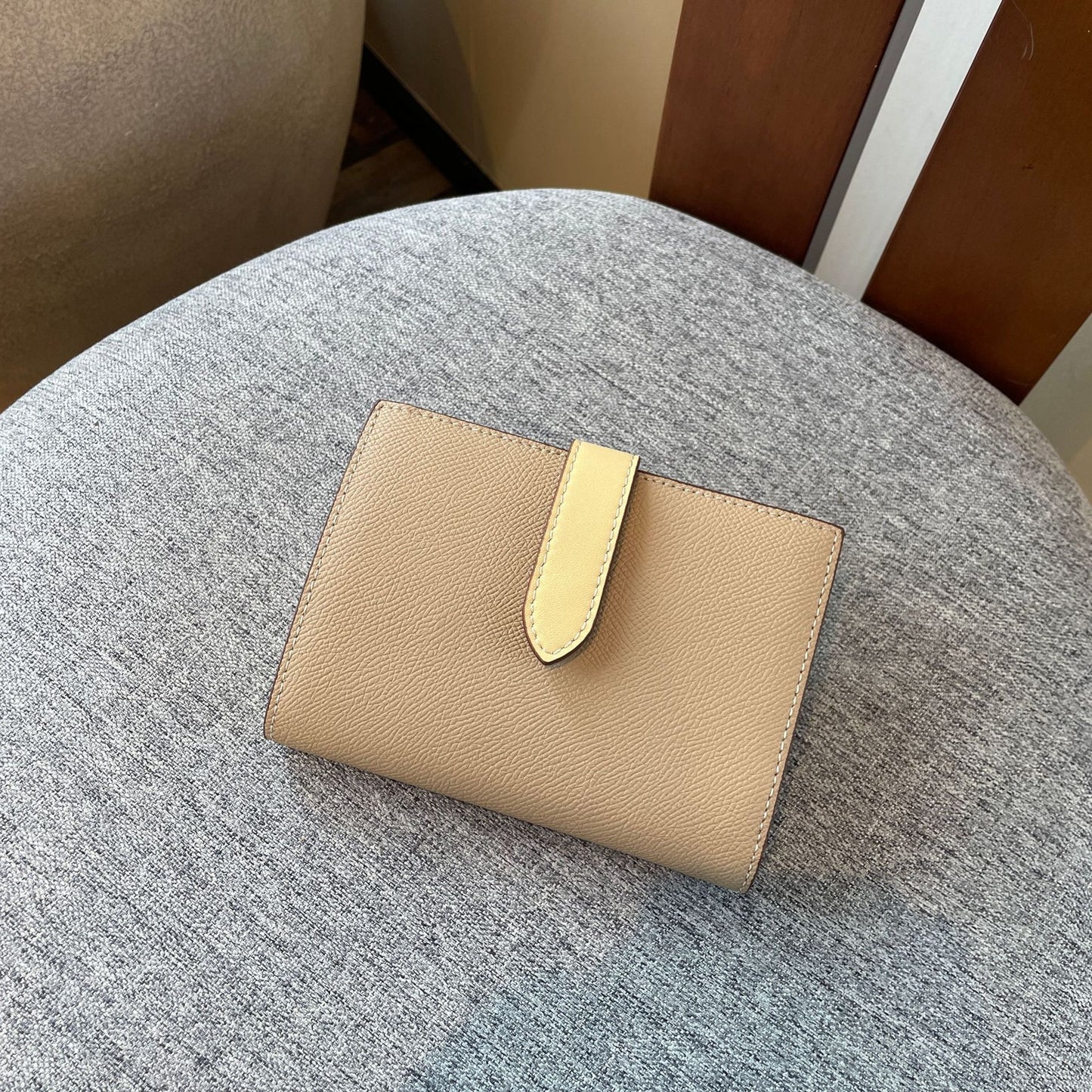 Cowhide Change Contrast Color Design Large Card Holder