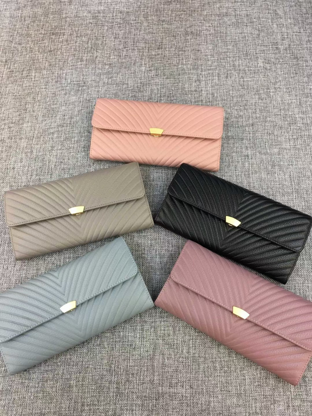 Women's Layer Cowhide Leather Long Large Capacity Ladies Wallets