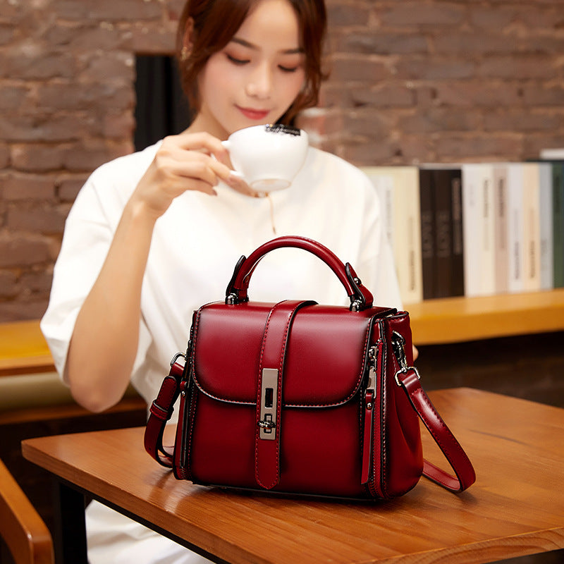 Women's Mature Elegant Retro Fashion Portable Soft Shoulder Bags