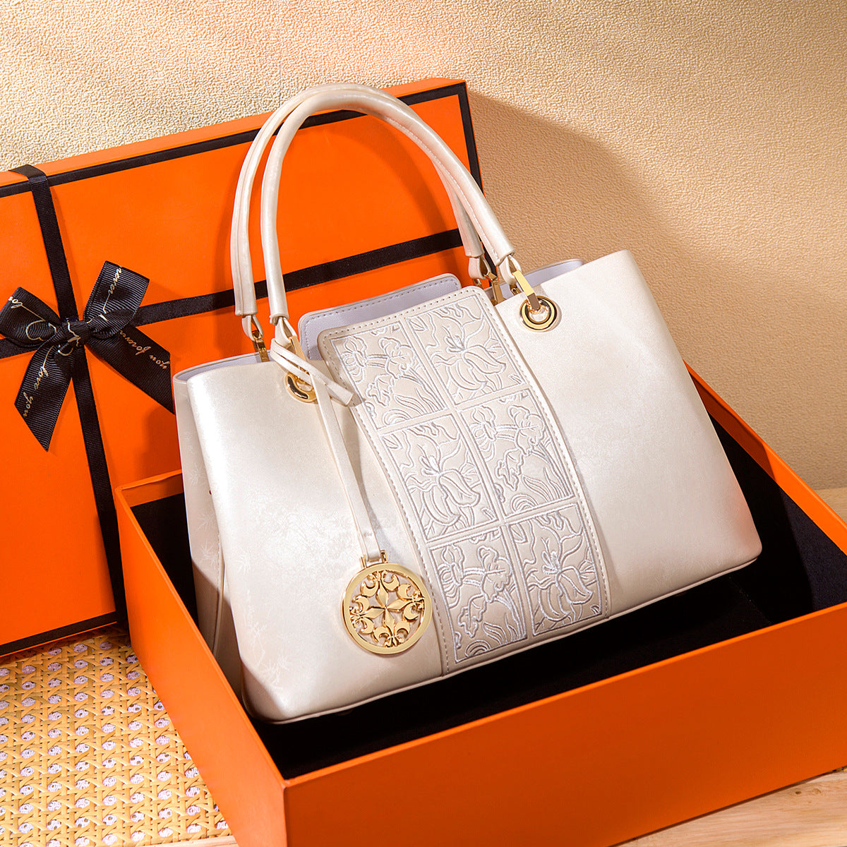 Women's Day Gift To Give Mom Large Handbags