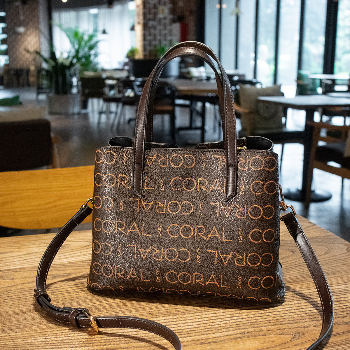 Women's Retro Classic Versatile Fashion Large Capacity Bags