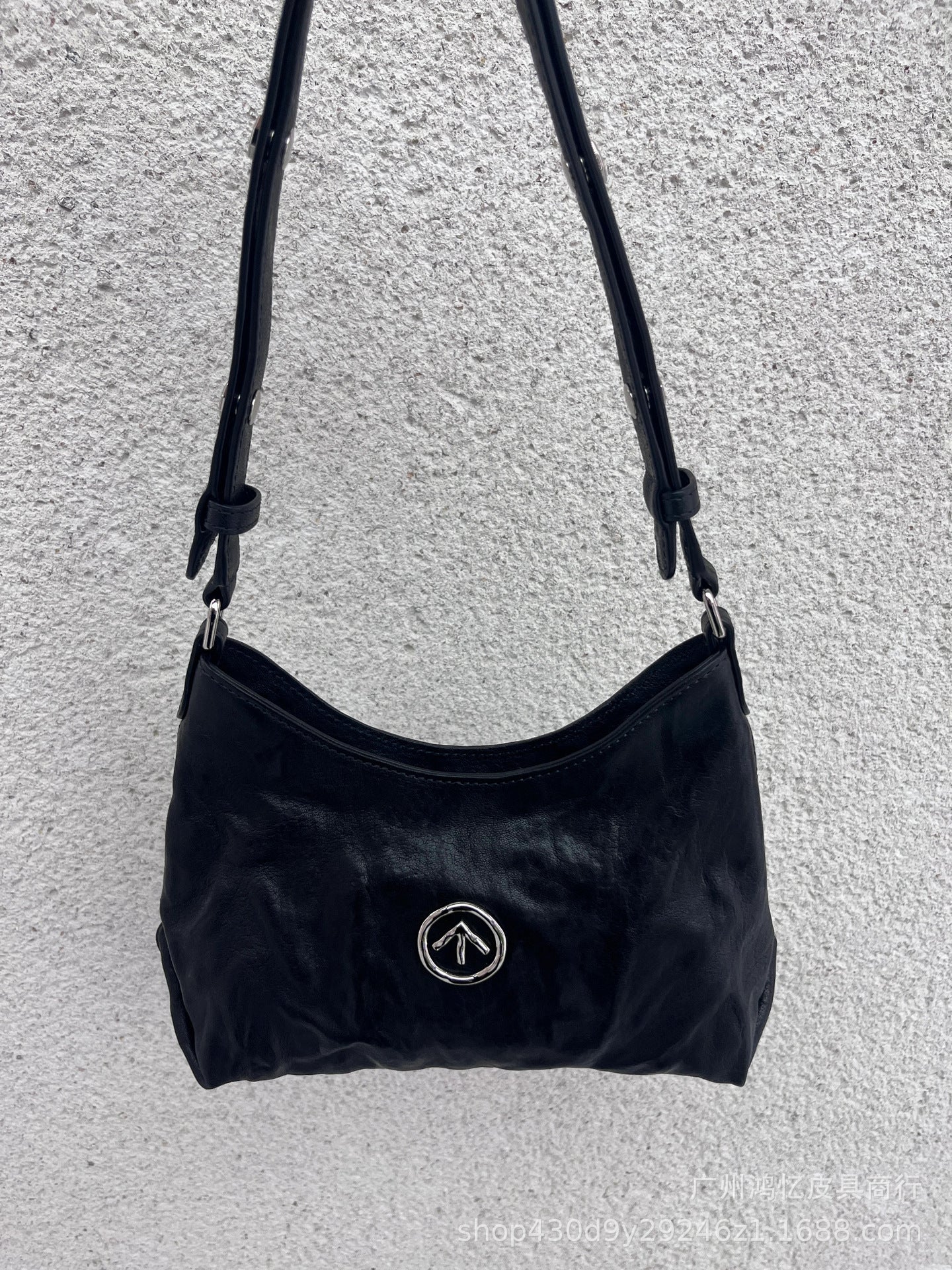 Black Stone Vegetable Tanned Pleated Leather Armpit Bags