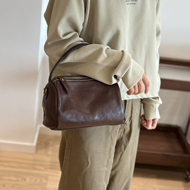 Women's Simple First Layer Vegetable Tanning Personality Handbags