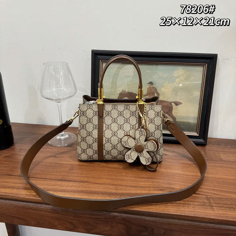 Women's Fashion Series Large Capacity Difference Saddle Shoulder Bags