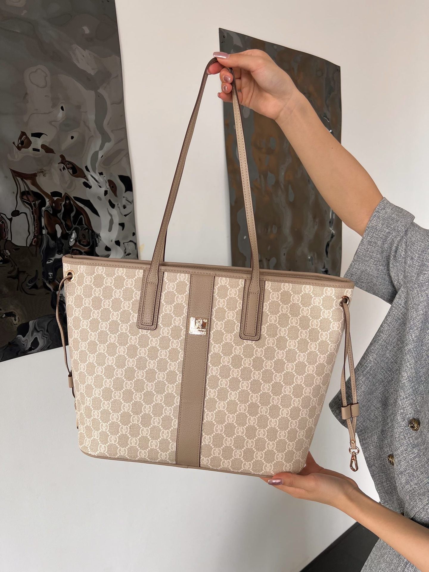 Women's Fashion Series Large Capacity Difference Saddle Shoulder Bags
