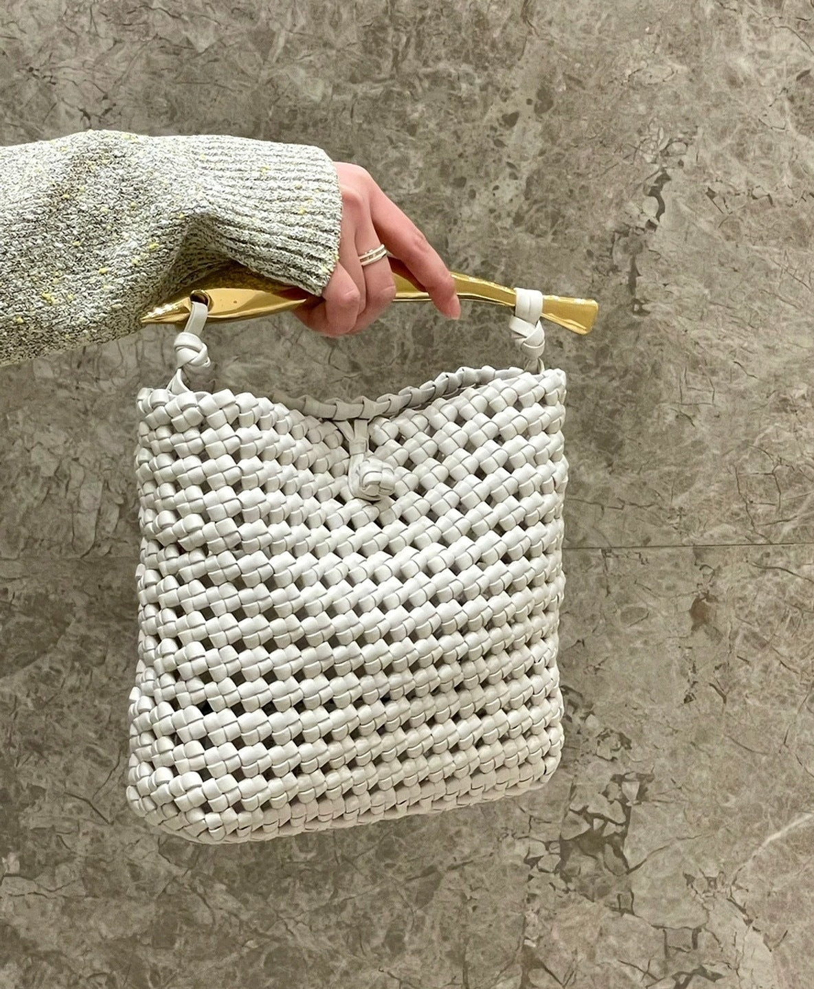 Fashionable Hand-woven Design Contrast Color Female Handbags