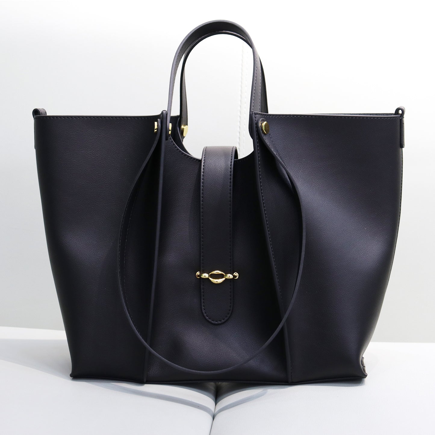 Women's Large Capacity Textured Fashion Portable Light Handbags