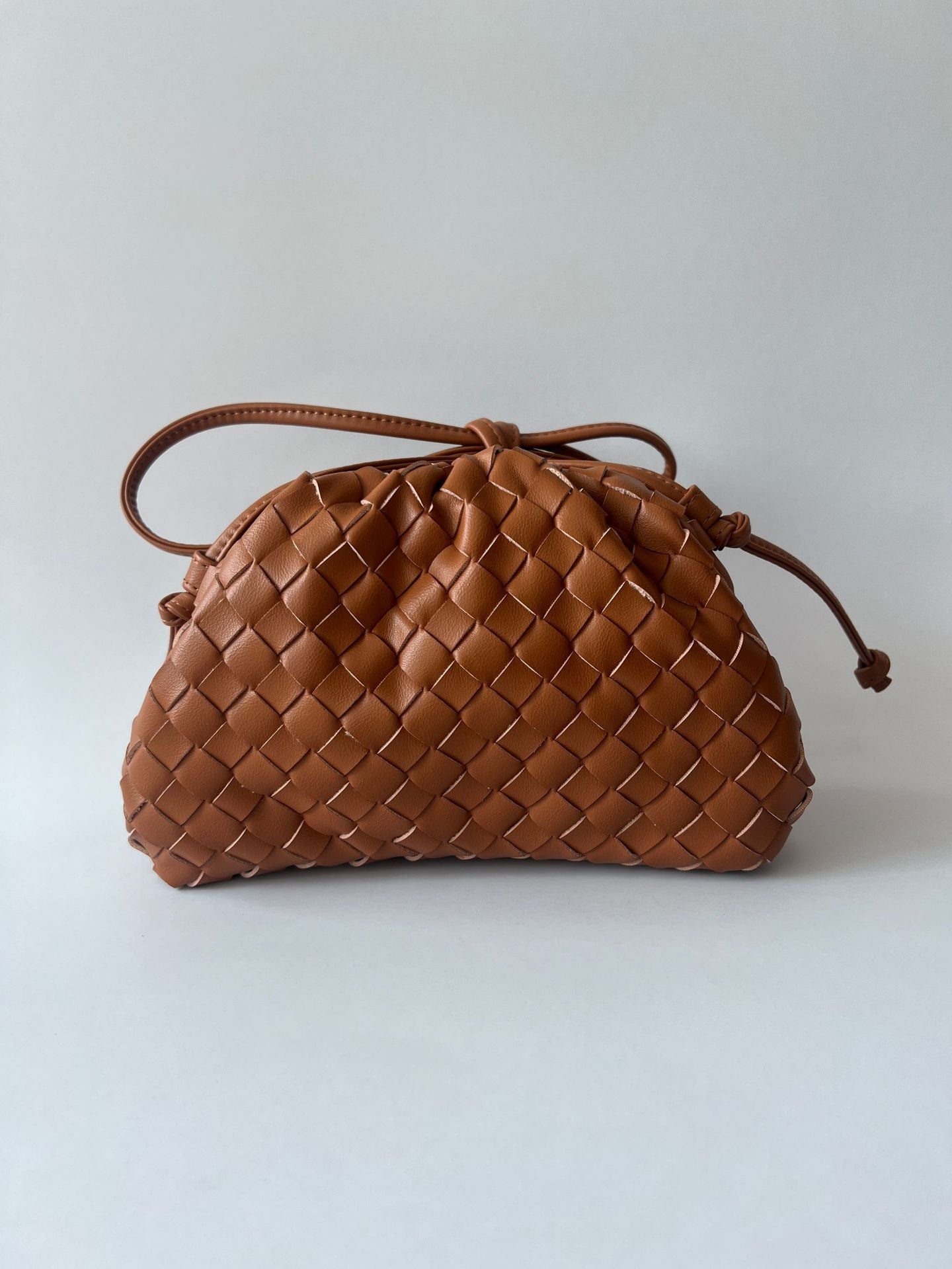 Women's Niche Woven Cloud Hand-held Soft Leather Dumpling Handbags