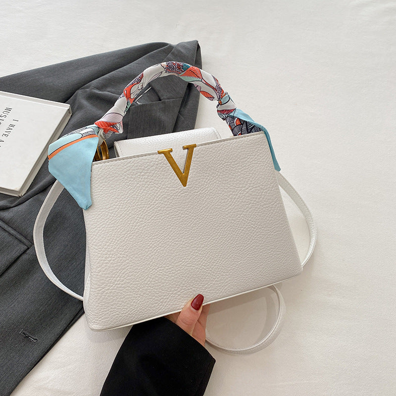 Women's Diana Lychee Pattern V-shaped Golden Edge Shoulder Bags