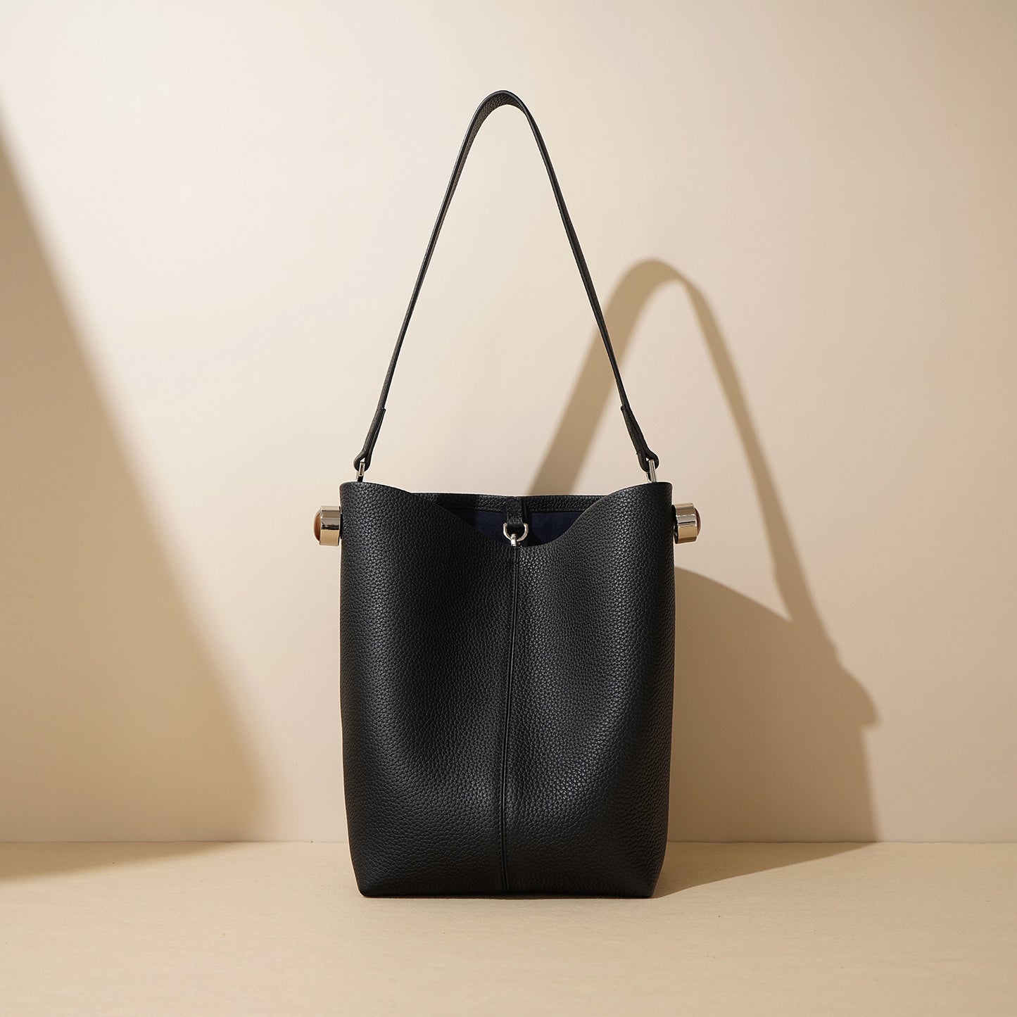Women's Simple First Layer Cowhide Large Capacity Shoulder Bags