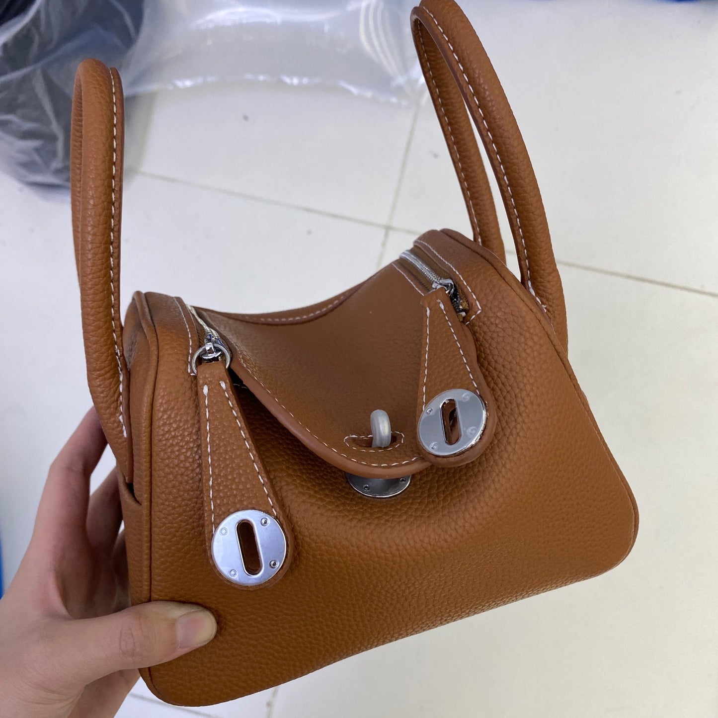 Doctor Lindy Retro Soft Cowhide Lychee Crossbody Bags