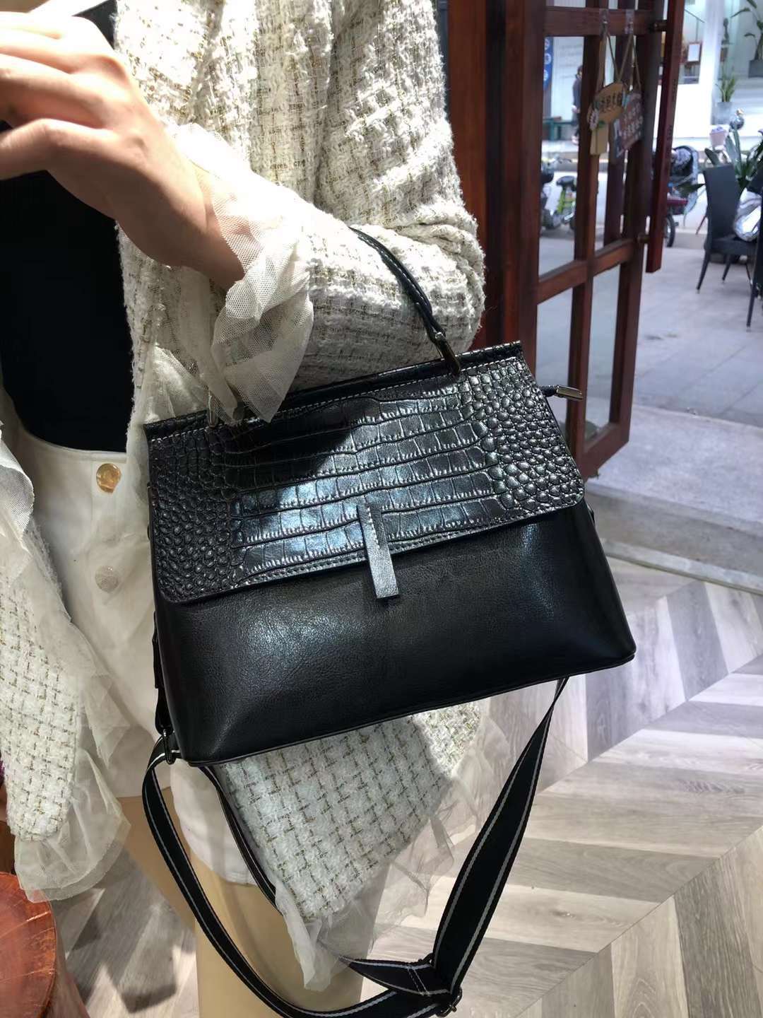 Women's Lady's Genuine Leather Crocodile Pattern Flap Bags