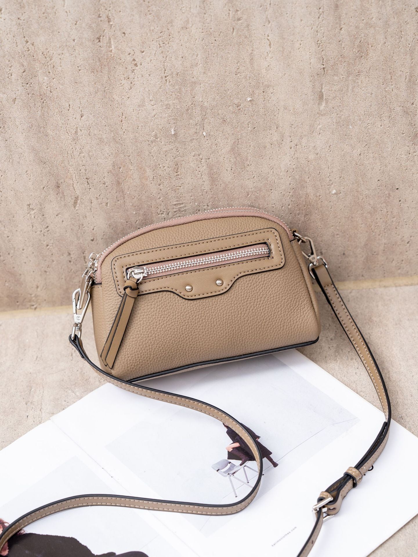 Women's First Layer Cowhide Niche Simple Zipper Crossbody Bags