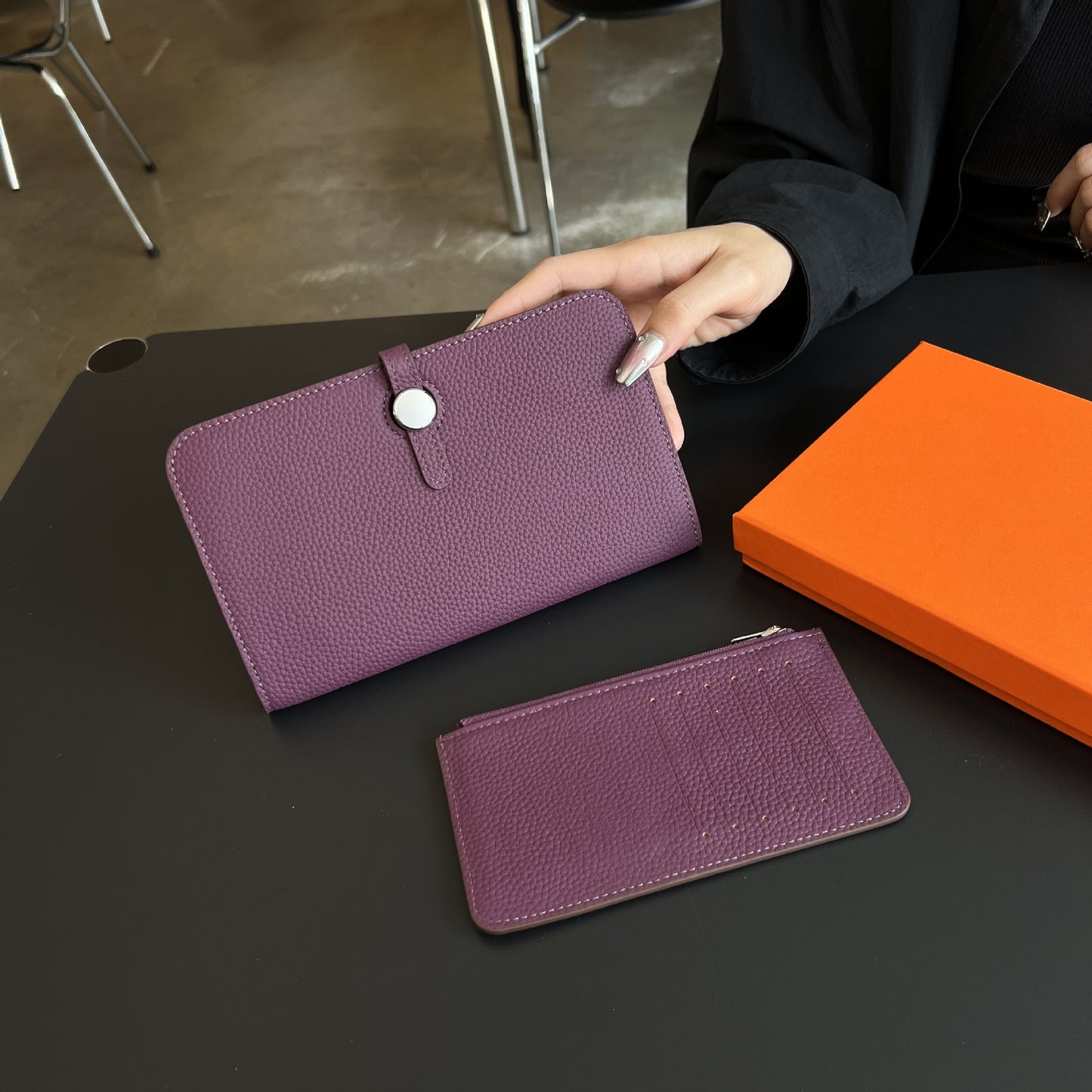 Women's Layer Cowhide Long Passport Folding Large Capacity Genuine Leather Ladies Wallets