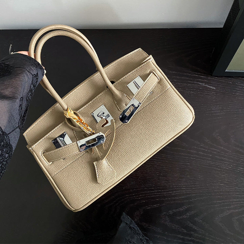 Women's Version French Underarm Large Capacity Fashion Twist Crossbody Bags