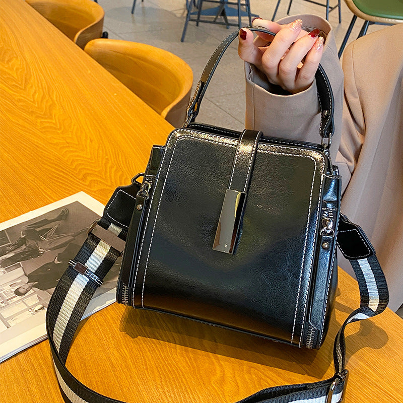 Women's Genuine Leather Fashionable Retro Portable High Sense Shoulder Bags