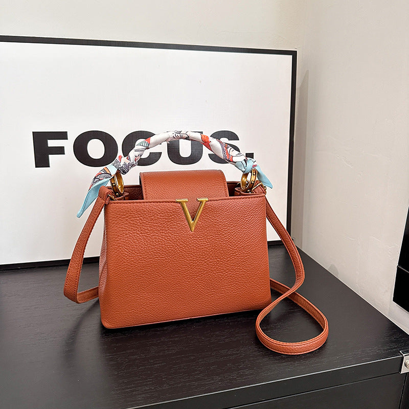 Women's Diana Lychee Pattern V-shaped Golden Edge Shoulder Bags