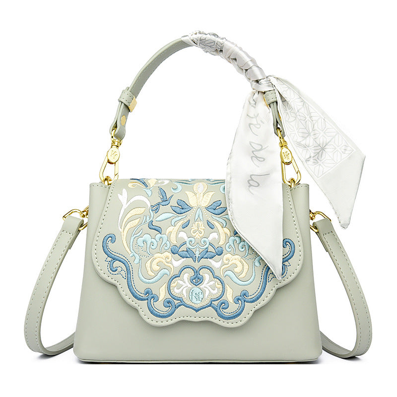 Women's Female Niche High Sense Fashion Retro Handbags