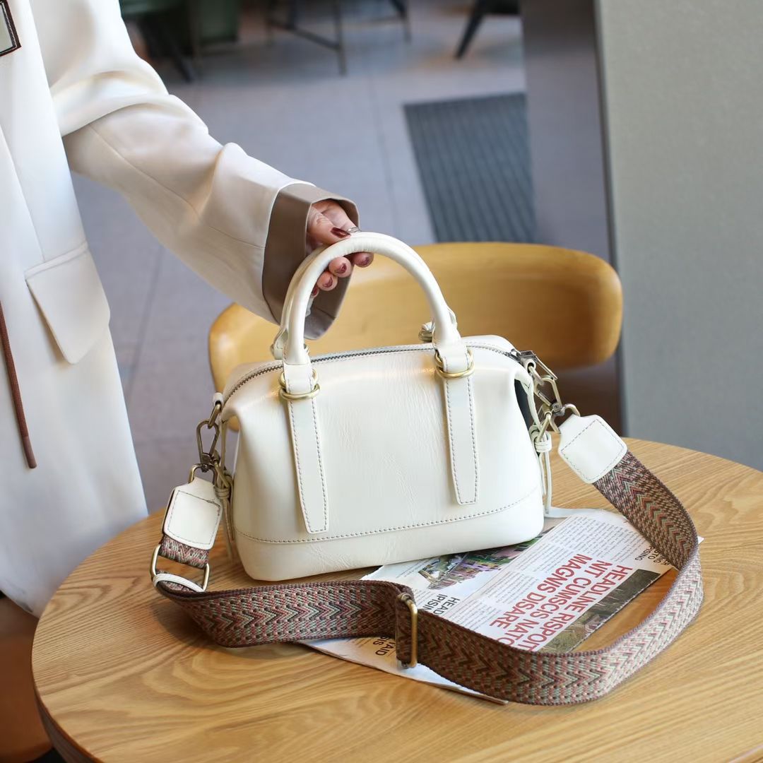 Women's First Layer Vegetable Tanning Leather Soft Boston Simple Handbags