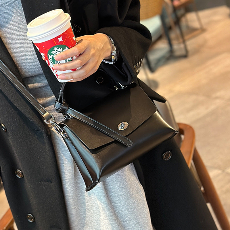 Women's Batch First Layer Cowhide Latch High-grade Shoulder Bags