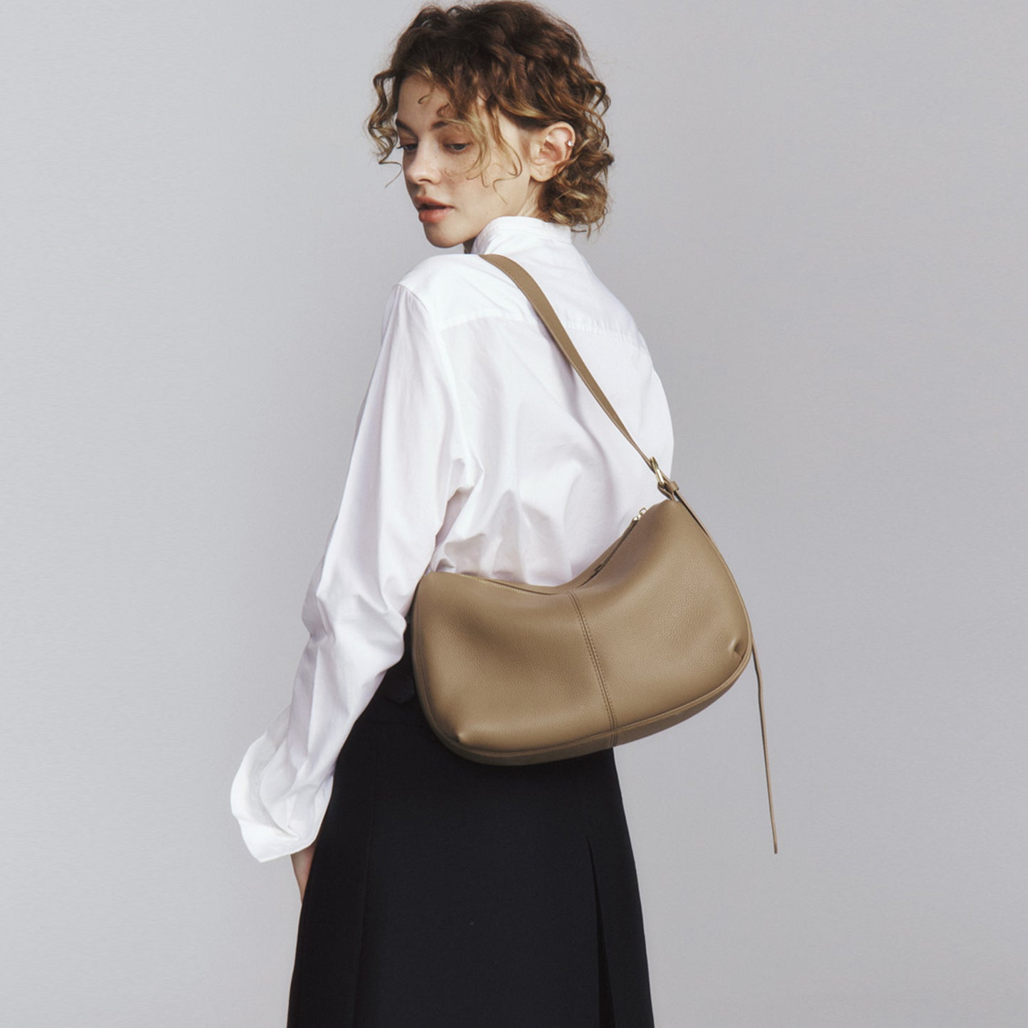 First Layer Cowhide Moon Underarm Minority Simple Shoulder Bags