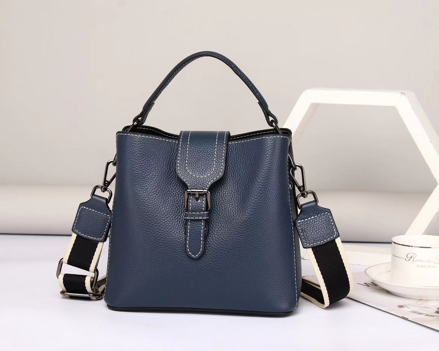 Women's Genuine Leather One Fashion High-grade Large Shoulder Bags