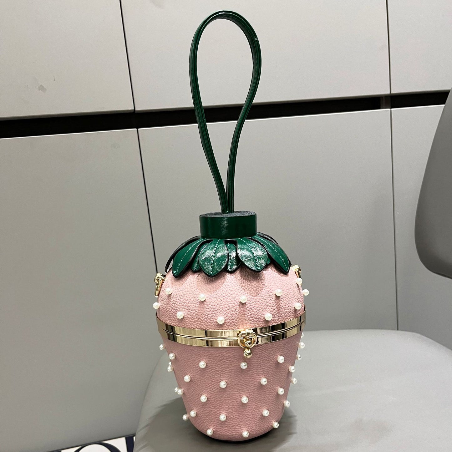 Women's Strawberry Shape Handmade Pearl Decoration Lady's Handbags