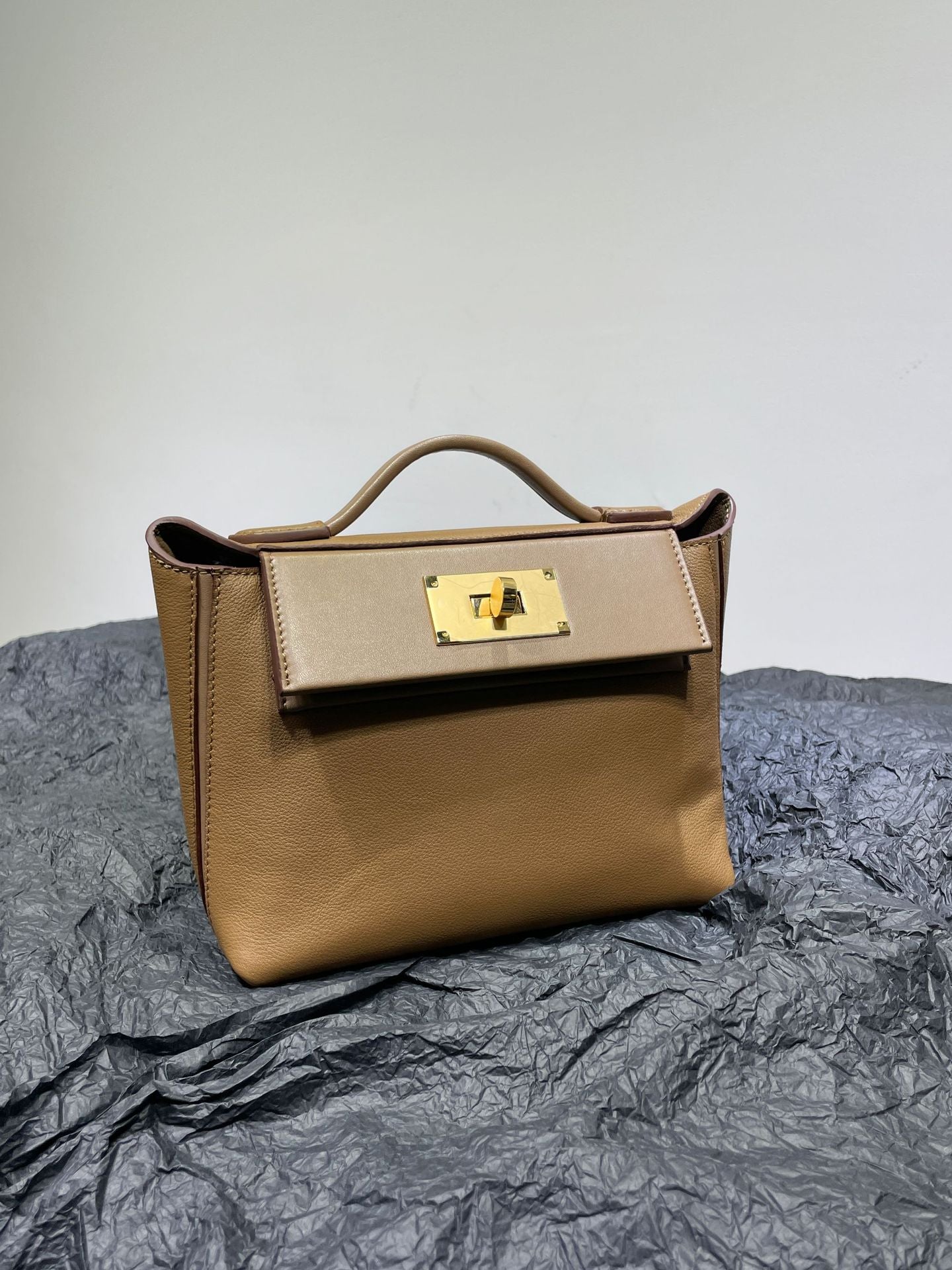 Women's Kelly Layer Cowhide Dumpling Wings Style Crossbody Bags