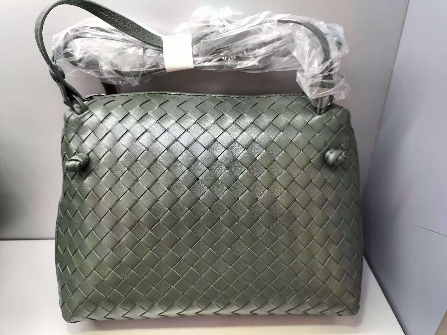 Women's Genuine Leather Hand-woven Korean Fashion Shell Shoulder Bags