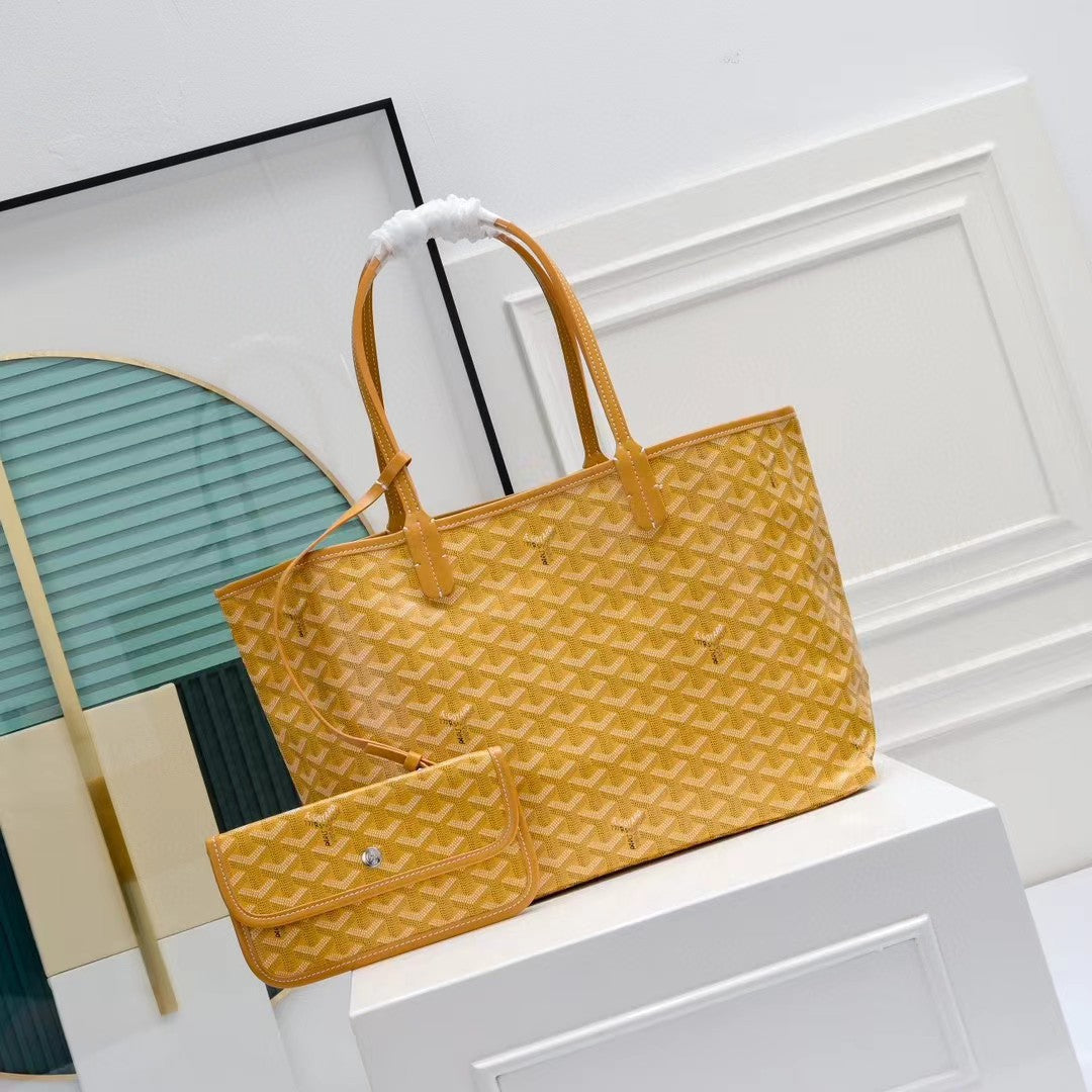 Elegant German Shopping Dog Teeth Large Tote Bags