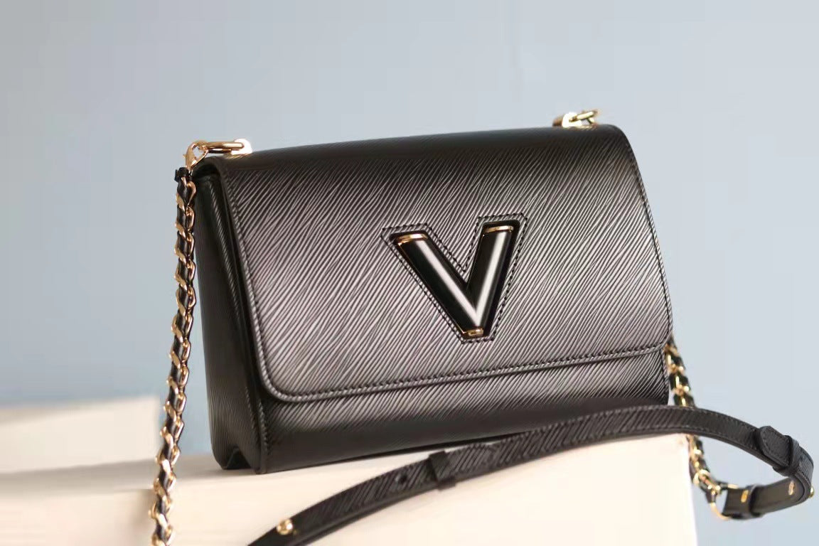 Wholesale V Water Ripple Adjustable Chain Crossbody Bags