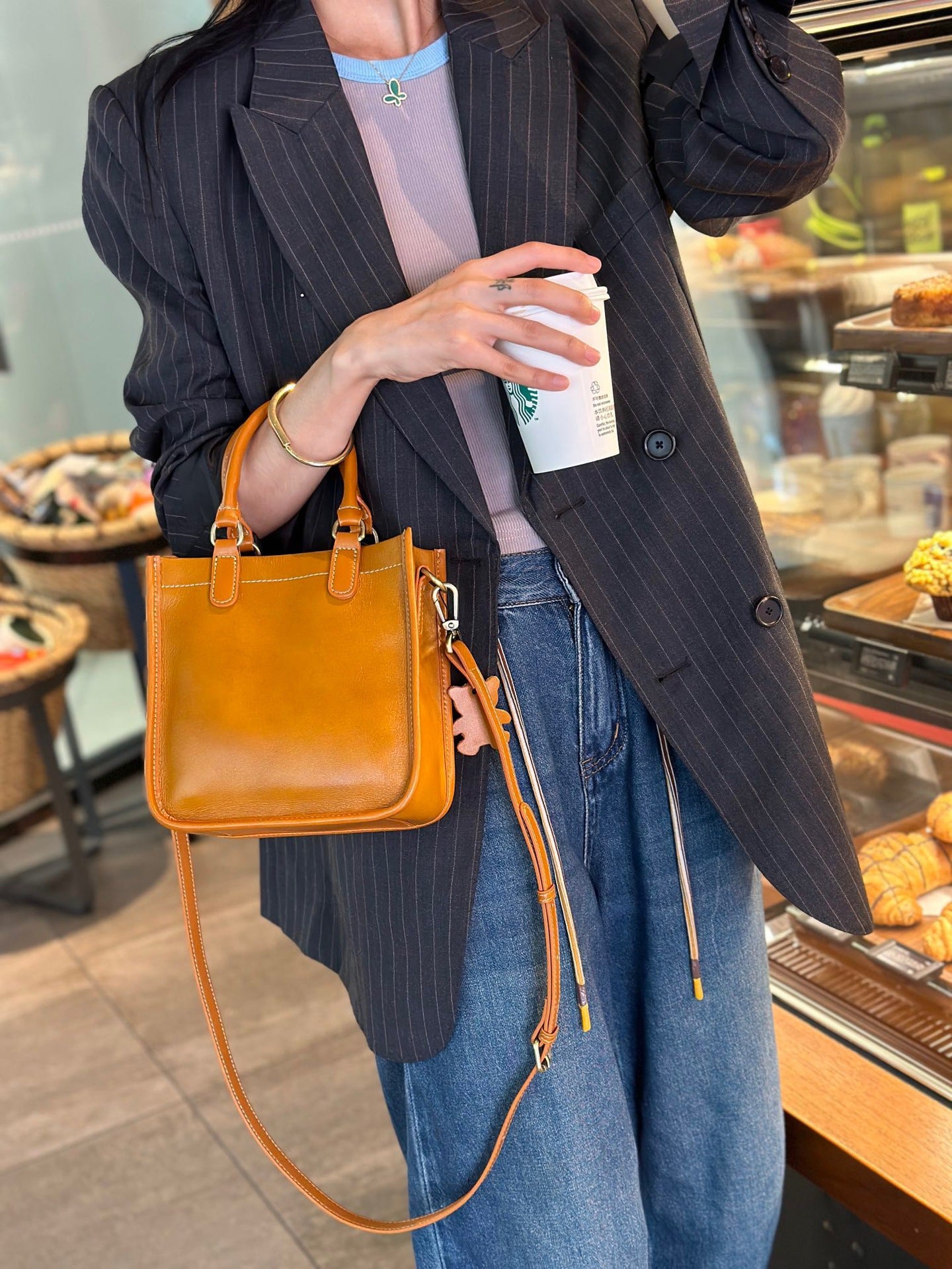 Women's Attractive Fashion Leather Niche Commuter Shoulder Bags
